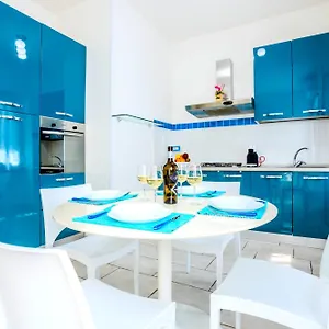 Hostly - Vittoria House - Near The Center With Private Parking Appartamento